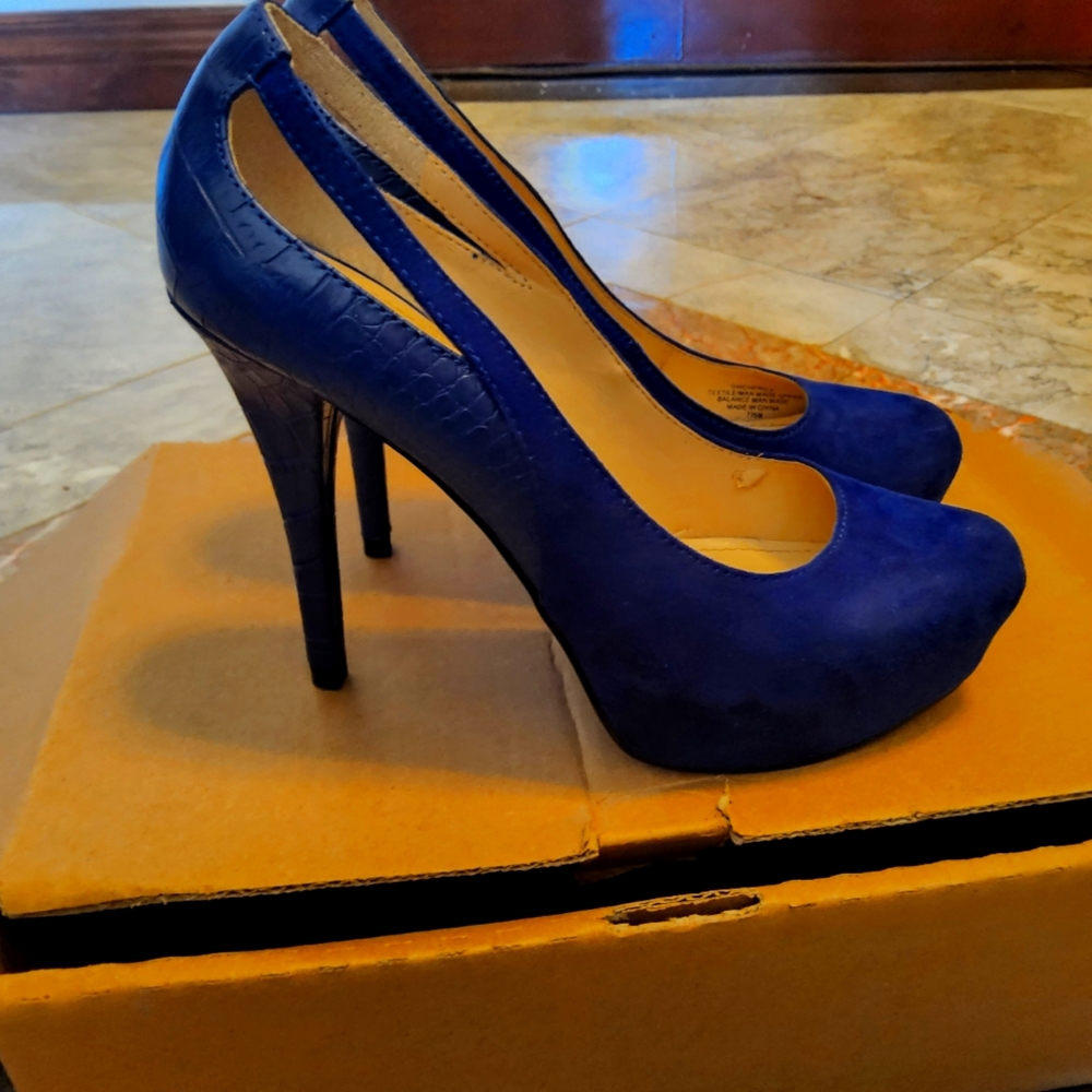 Guess Cobalt blue SZ 8 hidden platform pump